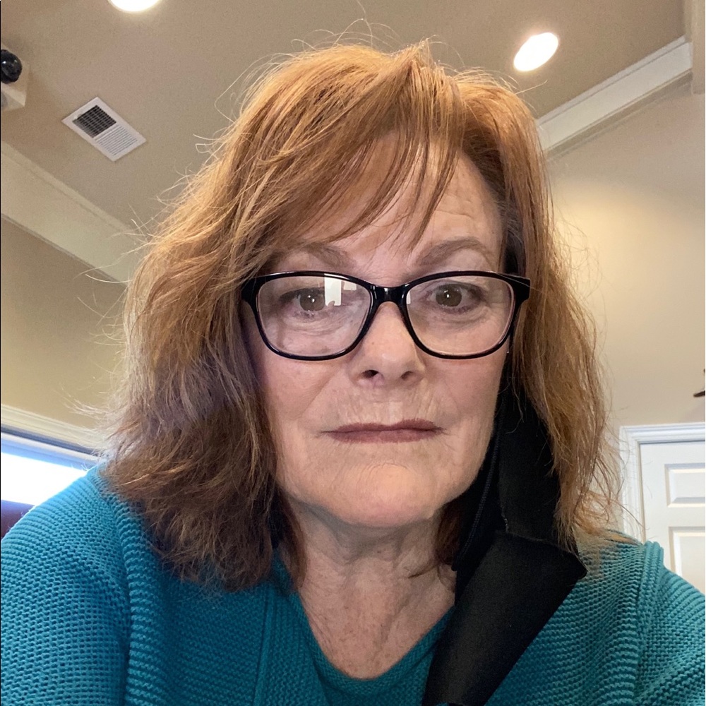 Meet your Posher, Carolyn